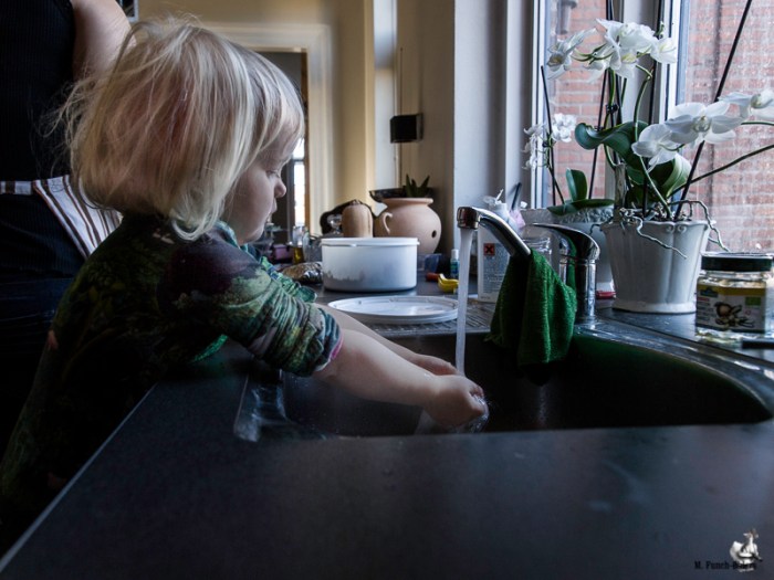 "Men først, skal I vaske hænder"