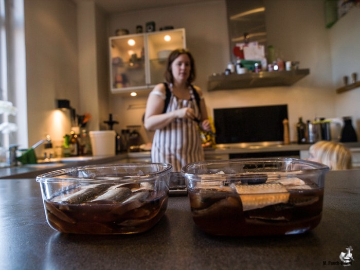 "Nej, nu skal de i køleskabet og stå i et par dage - og SÅ må du meget gerne spise dem".